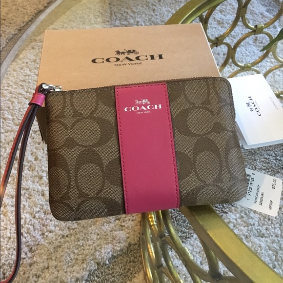 Coach Handbags - Coach Signature Leather Wristlet corner zipper 🎊
